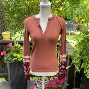 Free people Women thermal light Brown Patterned Long Sleeve Top nwt